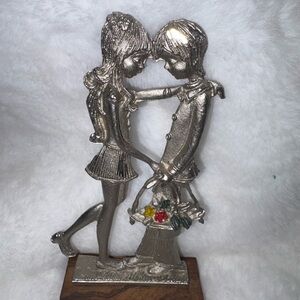 Vintage Pelco pewter Romantic Couple Sculpture made in Italy